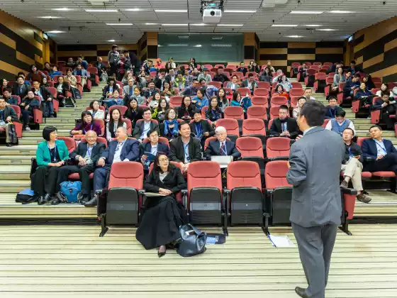 The Ultimate Beginners Public Speaking & Presentation Course