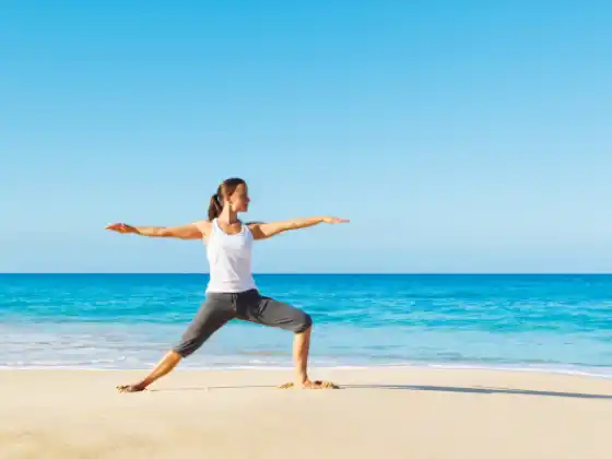 Clase de yoga: rutina de yoga vigorizante