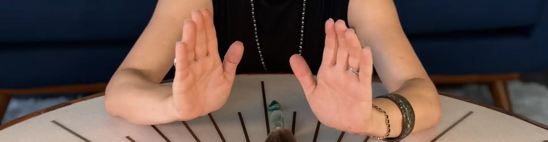 Távoli Reiki gyógyítás 33 percig - Online Class by Jamie Butler